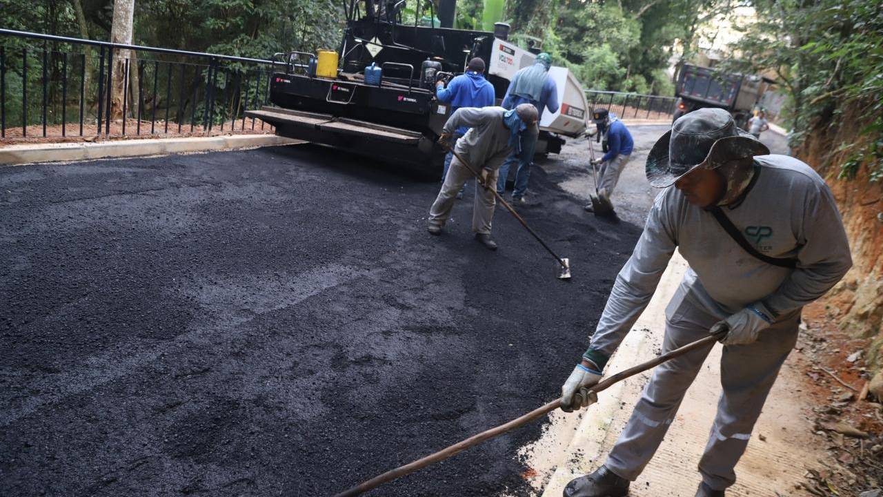 Caminho para o Sítio do Mandu recebe asfalto e obras de infraestrutura
