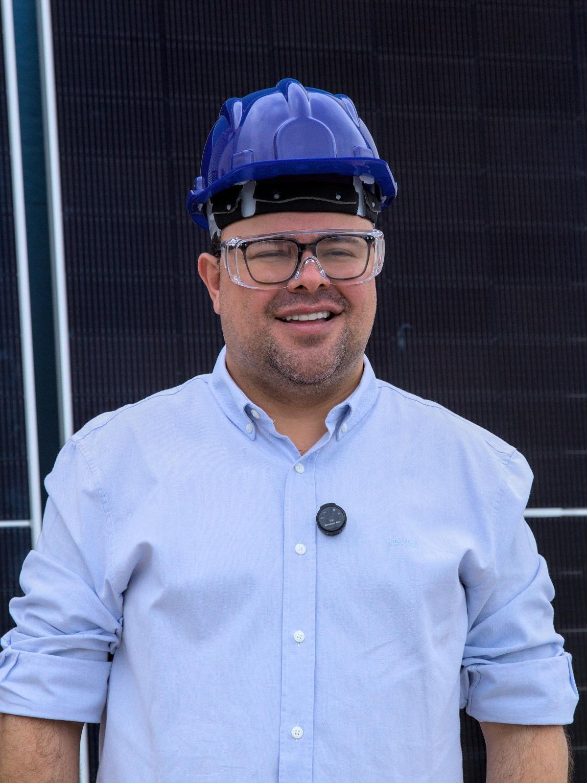 Prefeito Welington Formiga (PDT) instala primeira usina solar pública de Cotia